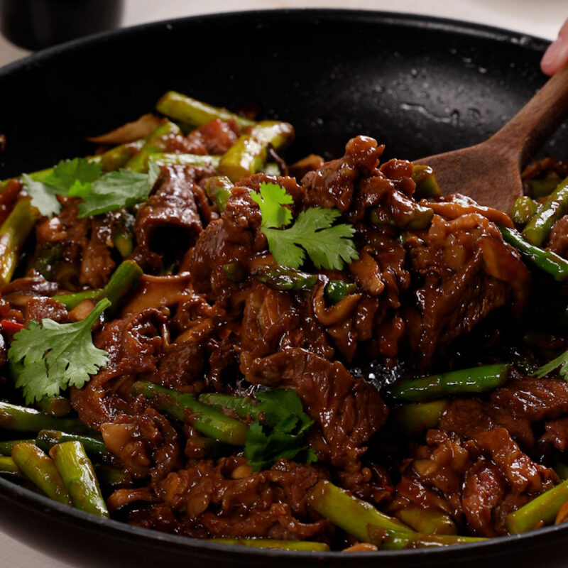 Steak, Mushroom and Asparagus Stir-Fry